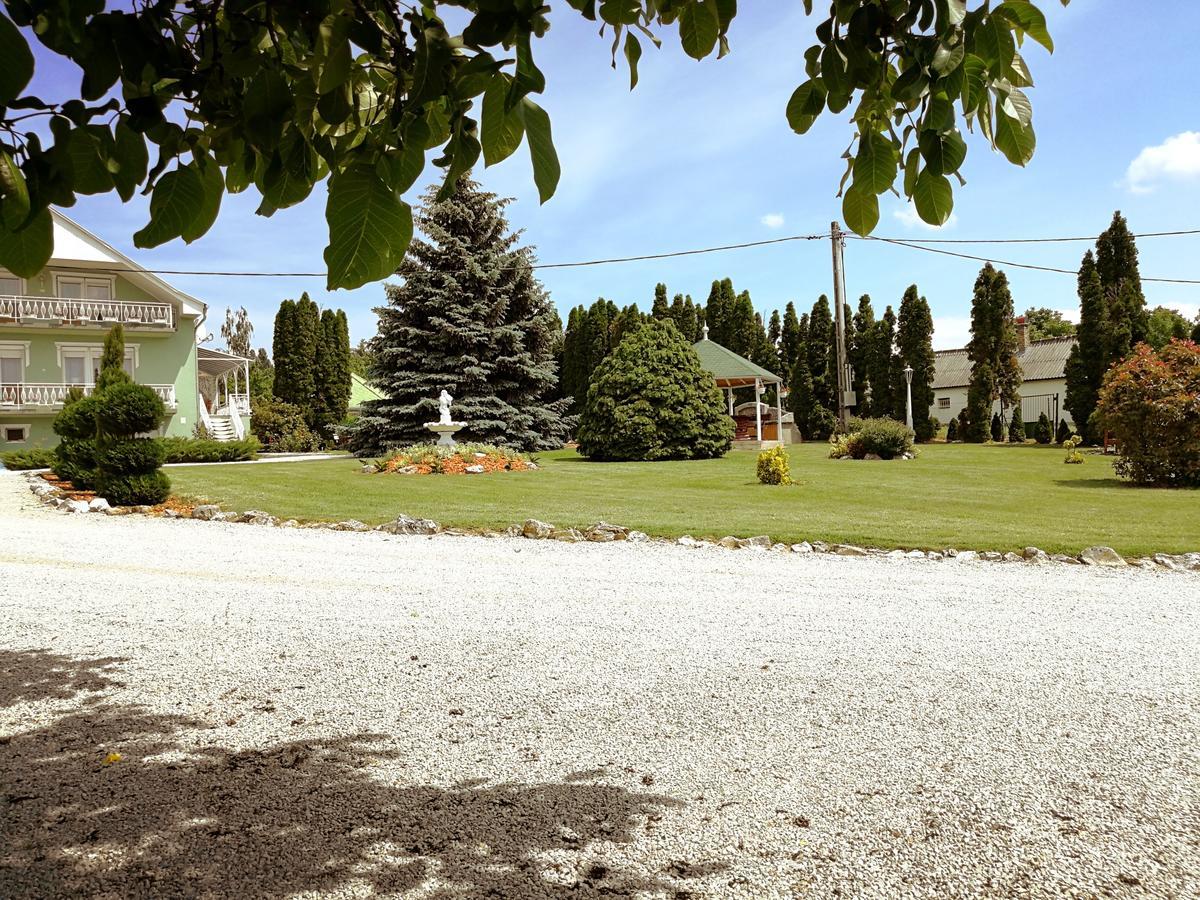 Elisoria Apartments Cserszegtomaj Buitenkant foto
